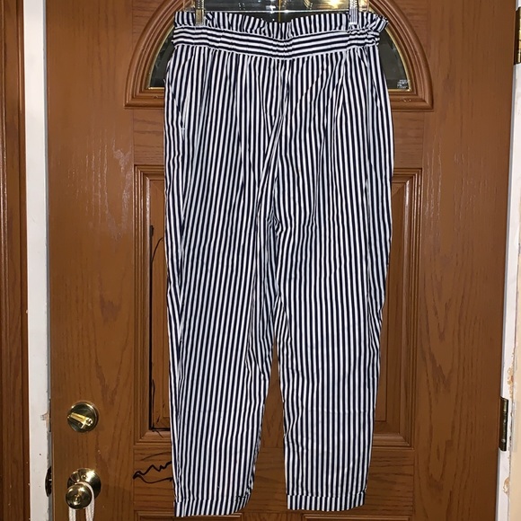 Zara Basic Navy & White Vertical Stripe High-Rise Paperbag Style Belted Pants - Picture 14 of 16